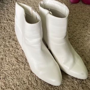 Cute white Booties